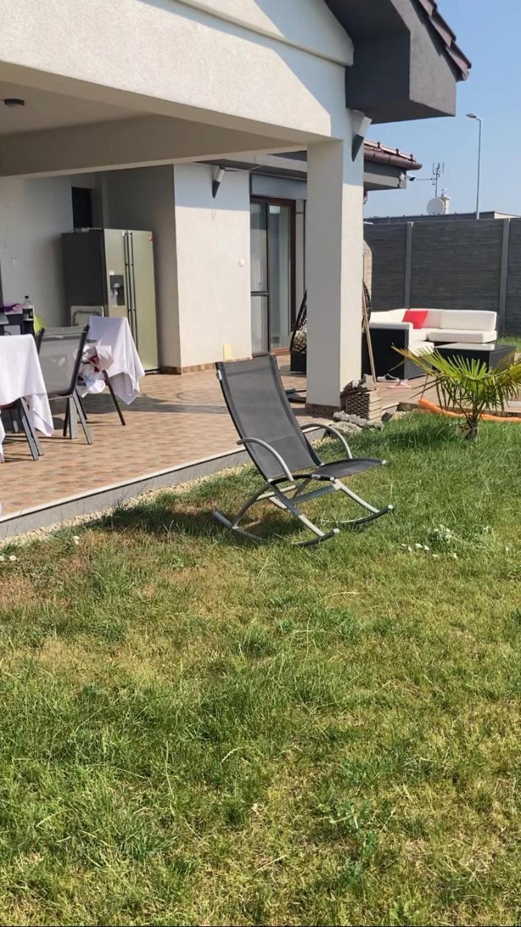 5 Izbovy Samostatny Stojaci Rodinny Dom S Podkrovim A Velkou Zahradou So Sezonnym Bazenom, Celorocnou Saunou A Virivkou-Momentalne Pokazena- Od Augusta Bude Nova Na Dovolenku A Oddych Topolniky Exterior foto